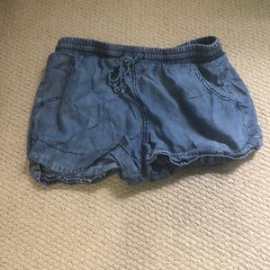 Universal Thread baggy shorts⛄️